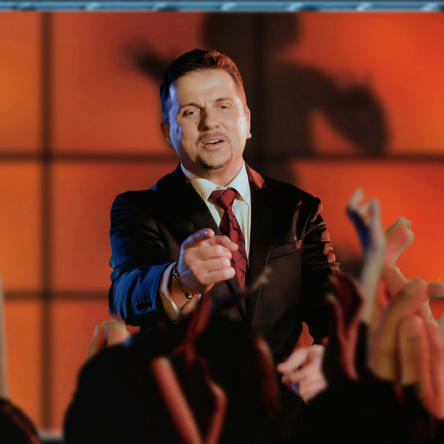 Zoti i shpise tu rrit nera (Live)