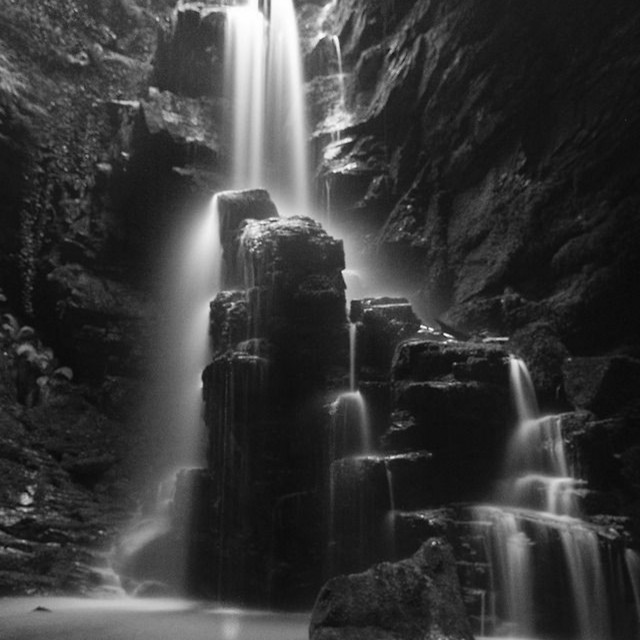 Обкладинка: WATERFALL — echosike
