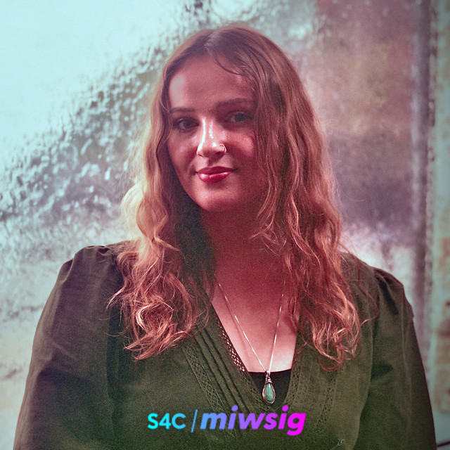Pan Mae'r Glaw Yn Dod I Lawr (Sesiwn Byw 3 Cân - S4C Miwsig) - Single ...