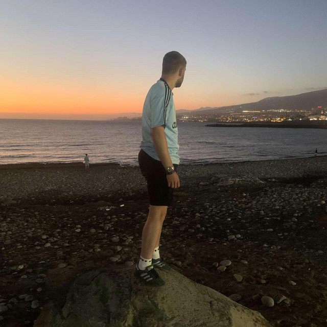 Mountain to the sea (Watching day turn to night)