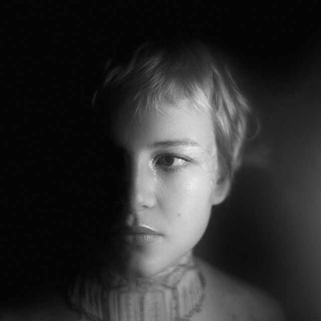 Cover art for Vakyolia — Стрічку (Леся Квартиринка live)