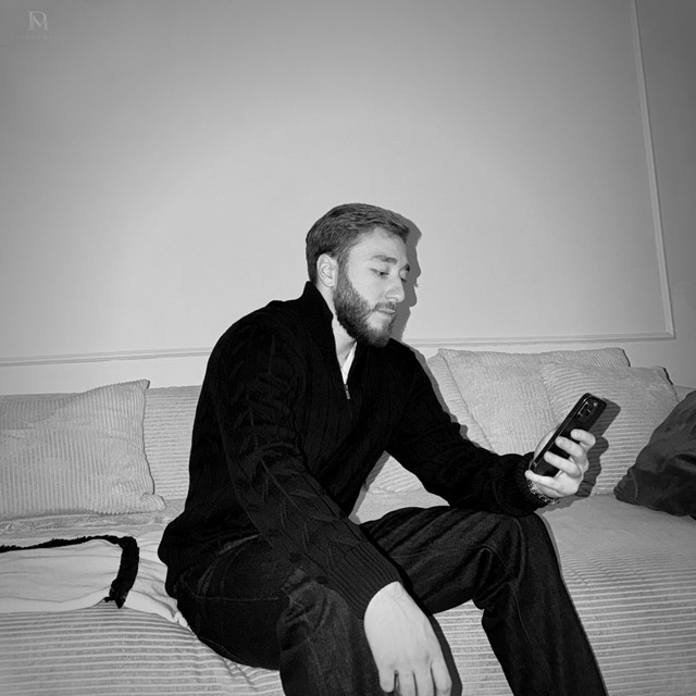 Аура cover art