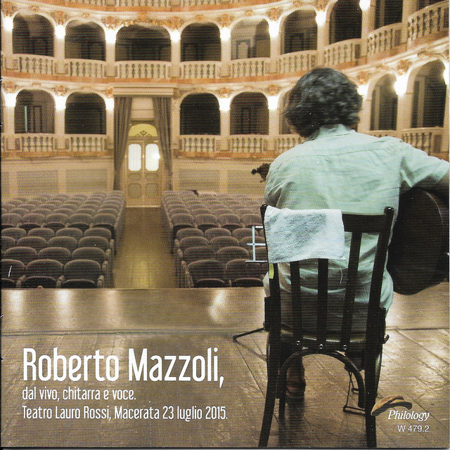 Dal vivo, chitarra e voce (Teatro Lauro Rossi, Macerata 23 Luglio 2015)