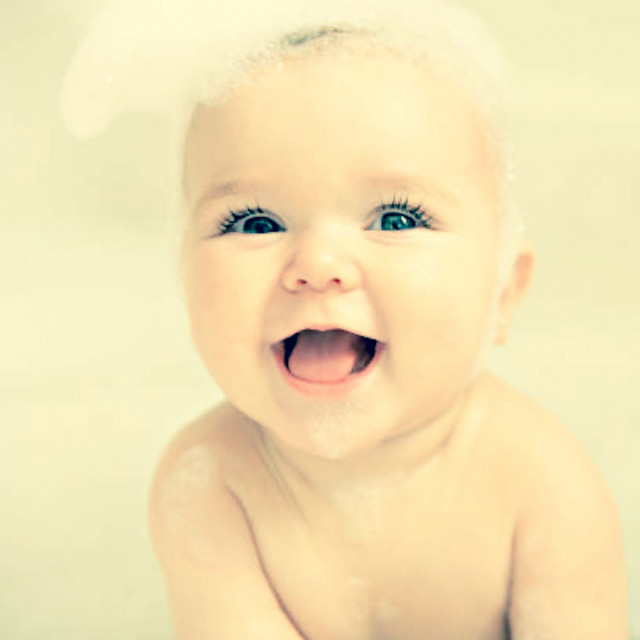 Bébé qui rire