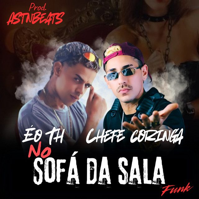 No Sofá da Sala