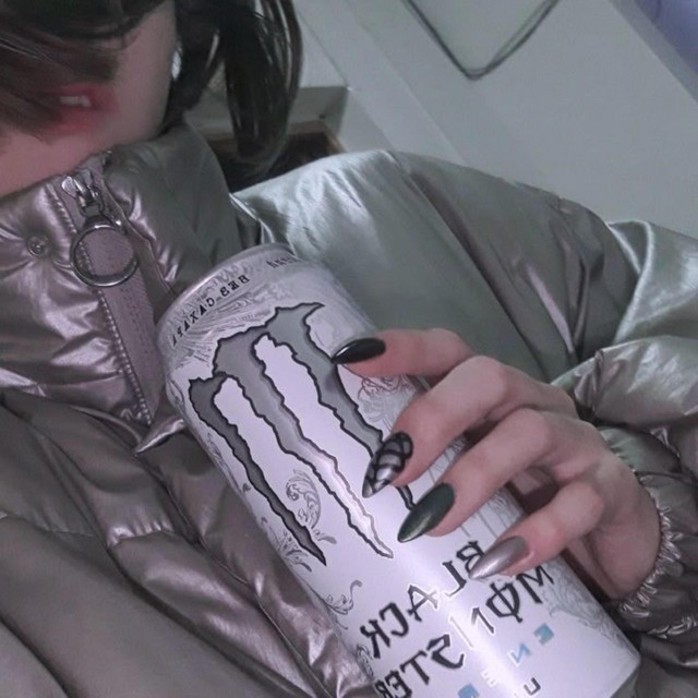 White Monster >///< cover art