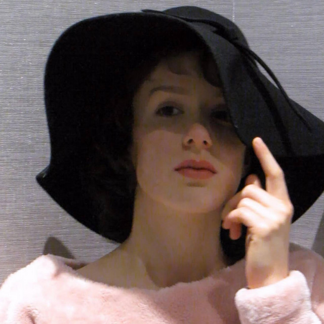 Обкладинка: SPY — Lisa Schettner