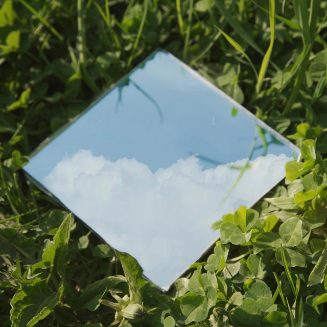Lëe Brœwn – Reflections