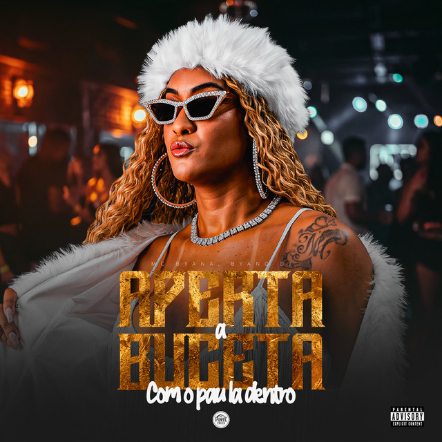 Aperta a buceta com o pau la dentro