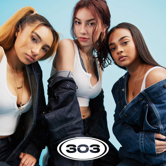 Capa de Out Here - 303