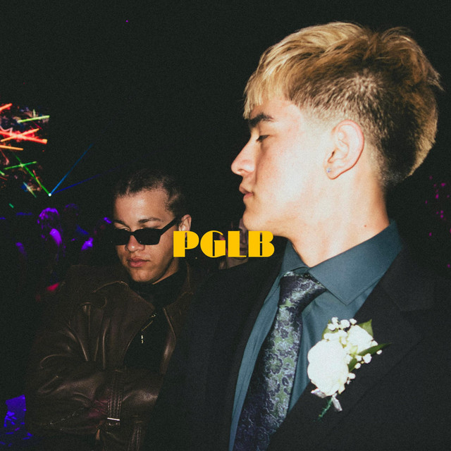 PRETTY GIRLS LOVE BEACHFRONT cover art