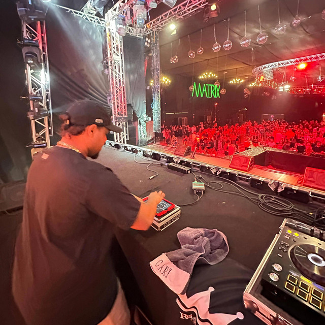 TOMA SEM FAZER CARETA X PIQUE DO CARI (DJ BOMBOM)
