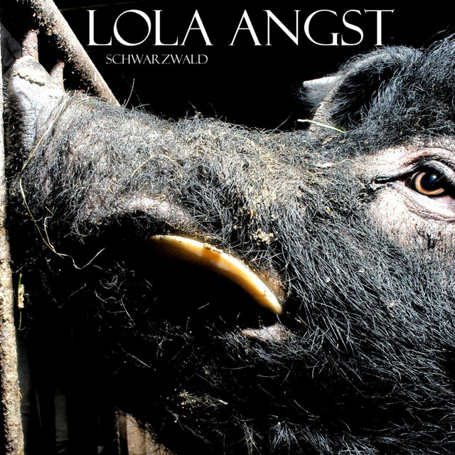 Lola Angst Photo