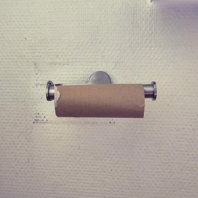 Inget papper kvar på toan