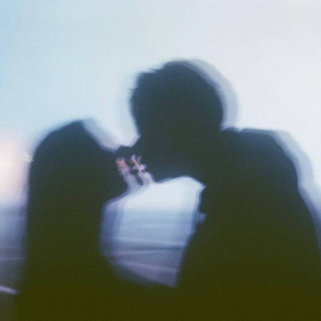 Обкладинка: kiss me — Lil Beit