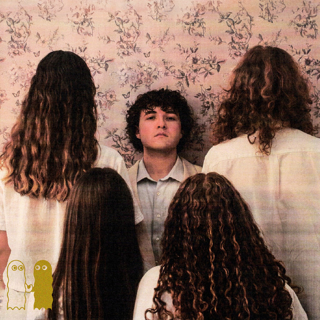 mani che tirano in ogni direzione cover art