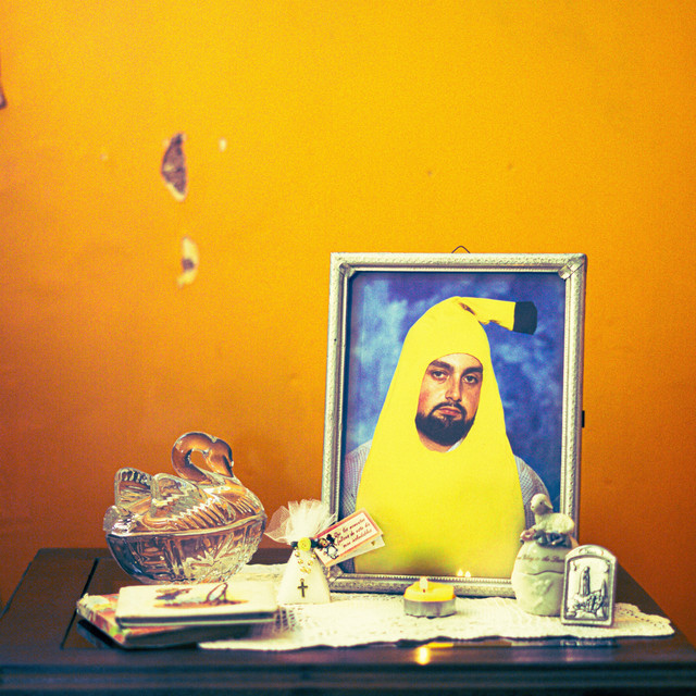 Amigos, Vecinos, Parientes cover art