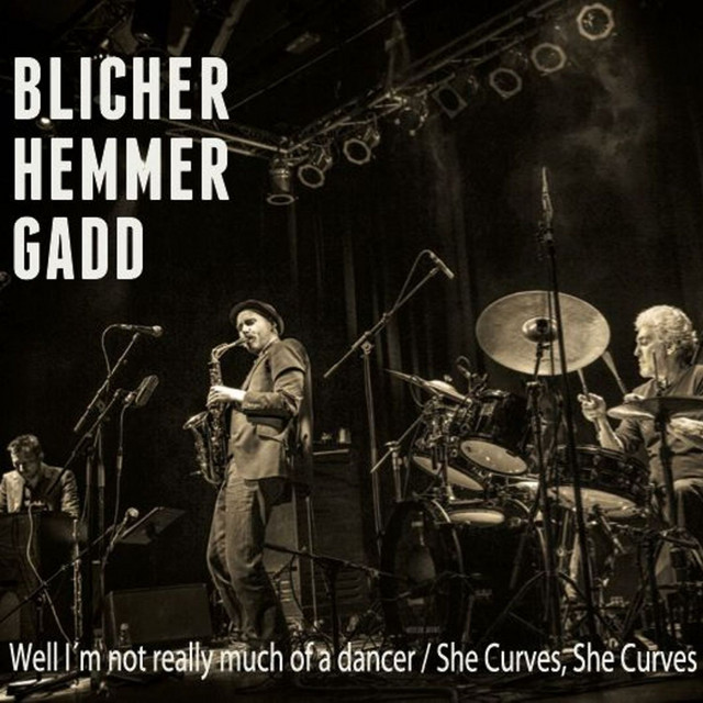 She Curves, She Curves - Live