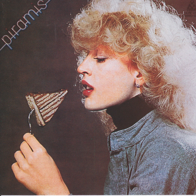 Piramis cover art