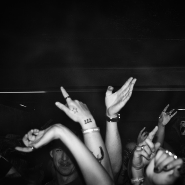 Hands Up - Instrumental