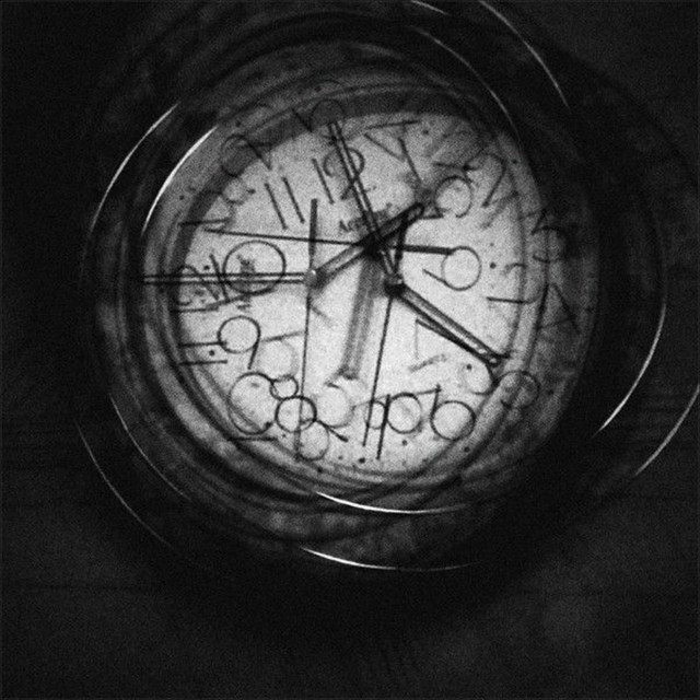 CZAS DAWNO NIE MA ZNACZENIA cover art
