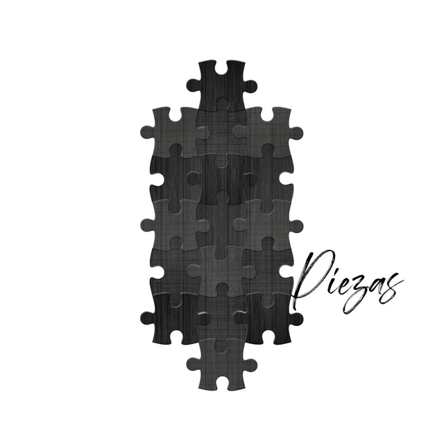 Piezas cover art