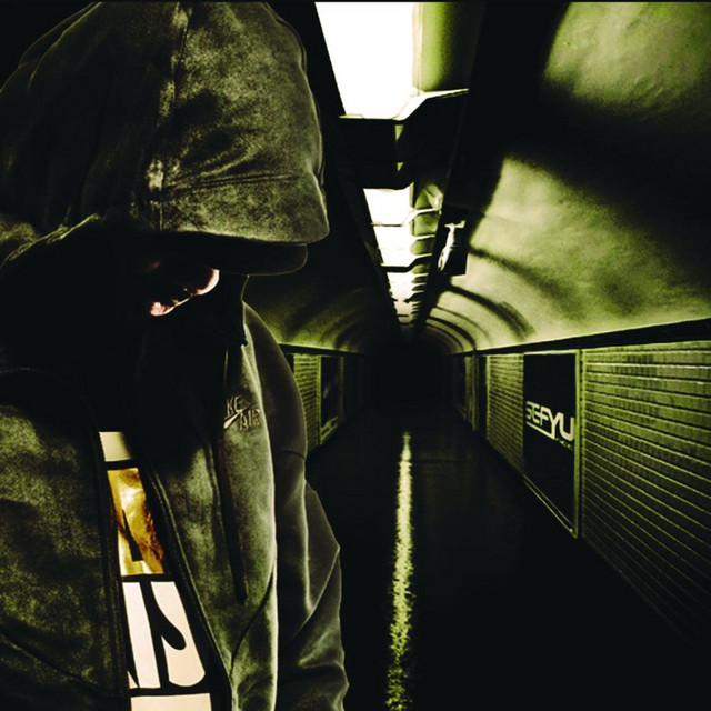 Qui Suis-Je ? cover art
