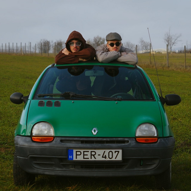 ÁRA VAN cover art