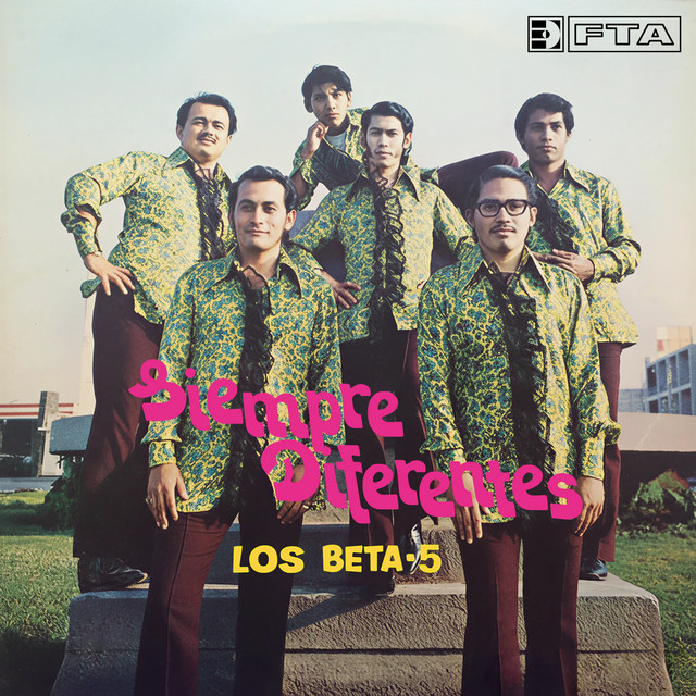 Siempre Diferentes cover art