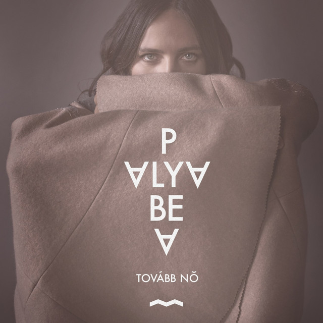 Tovább Nő cover art