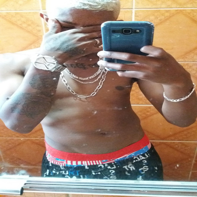 Solteira no BaileE