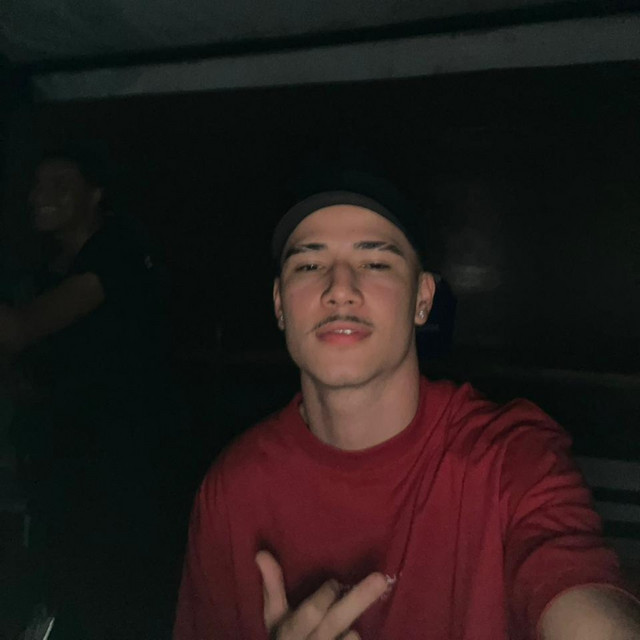 Tira Foto Faz A Pose MC LELE JP BEAT FINO