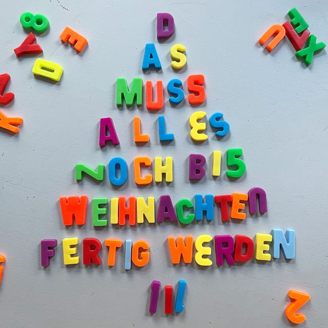 Das muss alles noch bis Weihnachten fertig werden cover art