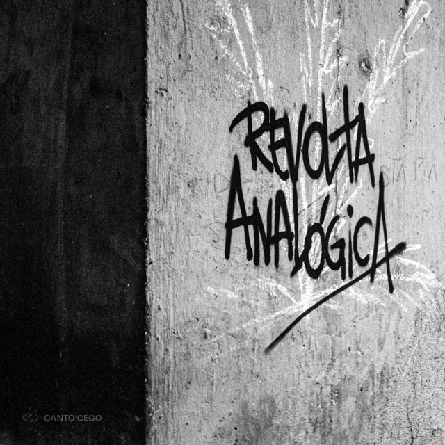 Revolta Analógica cover art