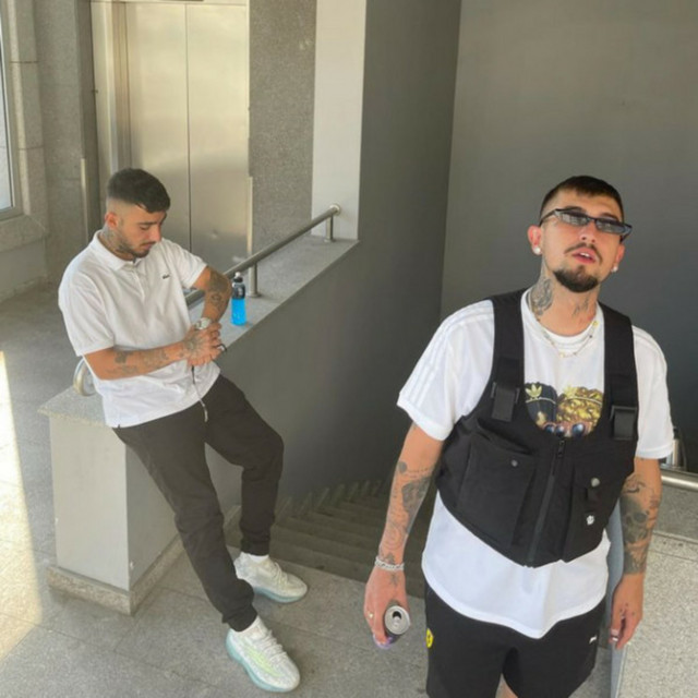 Genç Çocuk cover art