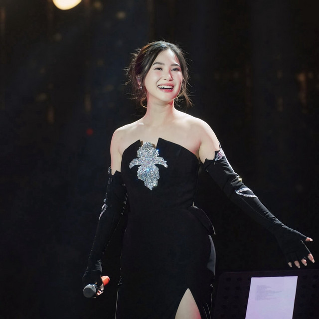 Hương Tràm Live performances - The best collection cover