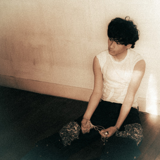 VIVRE UN PEU cover art