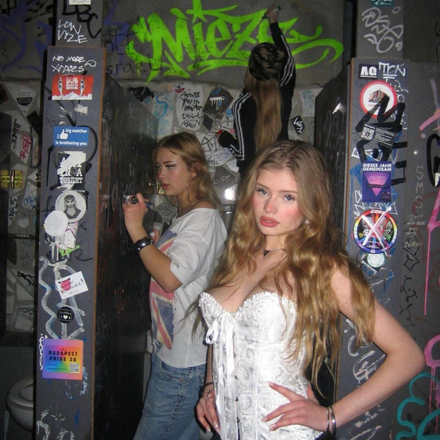 Ey Mieze cover art