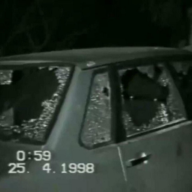 Обкладинка: HOLD OUT — JUNTMANE