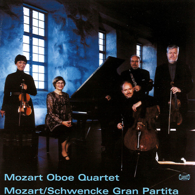 Mozart: Oboe Quartet in F major / Serenade No. 10, "Gran Partita" cover art