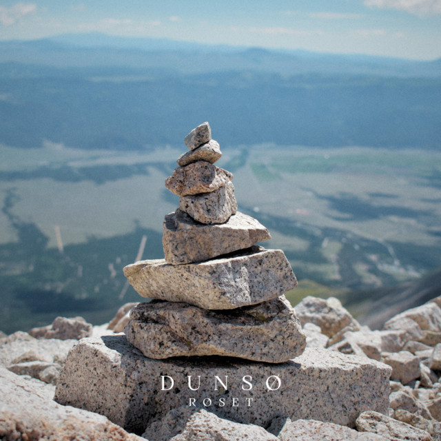 Røset cover art