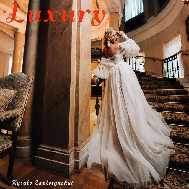 Обкладинка: Luxury — Kyrylo Zaplotynskyi