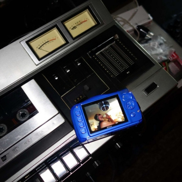 Digi Cams > Handy cover art