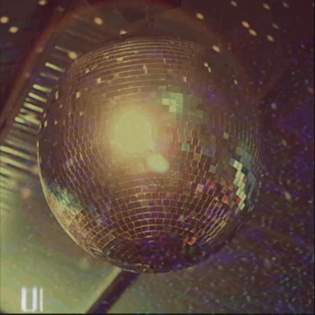 Lou's Rendezvous - DIAMONDS GLO