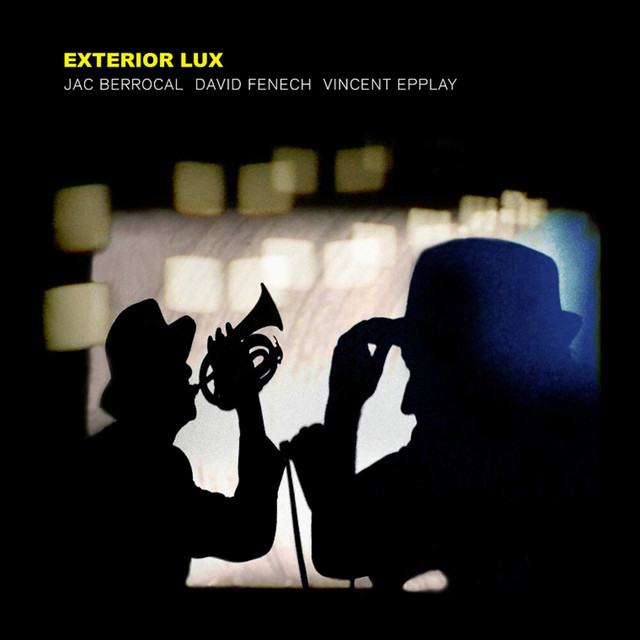 Exterior Lux cover