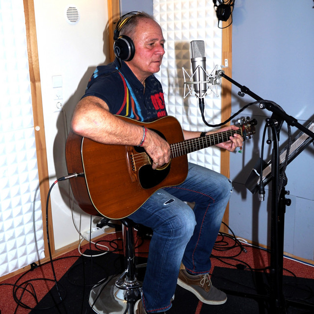 Live-Musik mit Ronny Kubera auf der Mondi Bellevue Alm