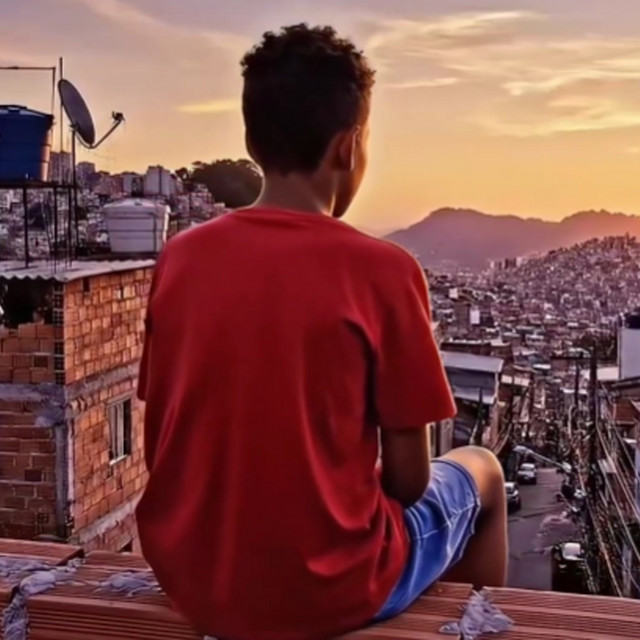 Os Pretos É de Favela