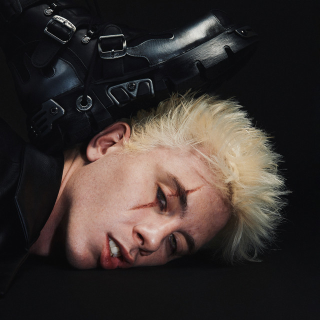 LUNA 18 (Deluxe) cover art