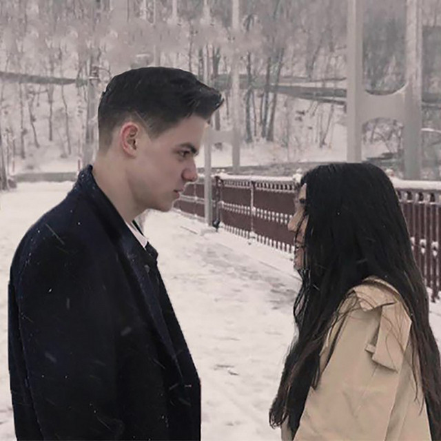 Cover art: Живи — Анна Трінчер