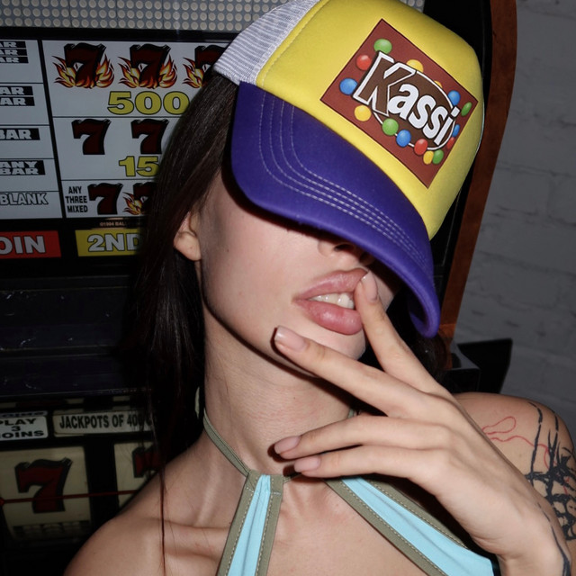 Губы M&M’s - Single by Kassi | Spotify